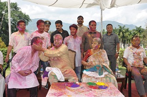 The Governor of Arunachal Pradesh Shri PB Acharya and States First Lady Smt Kavita Acharya celebrate the festive occasion of Holi with Shri, Techi Kaso, MLA Capital Complex, Officers and Staffs of Raj Bhavan at Raj Bhavan on 13th March 2017.